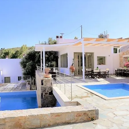- Mourtzanakis Hotel